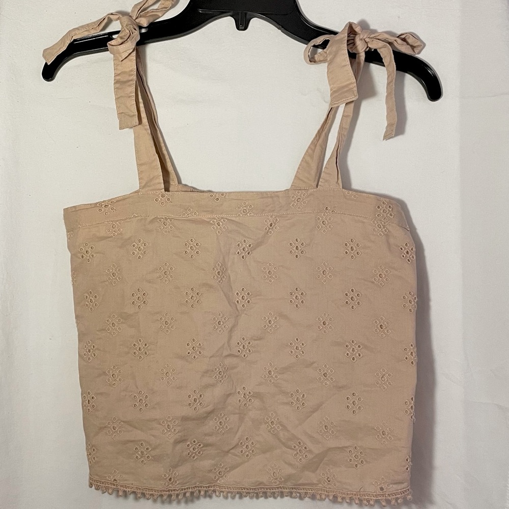 Aeire Tie-Strap Women’s Crop Top